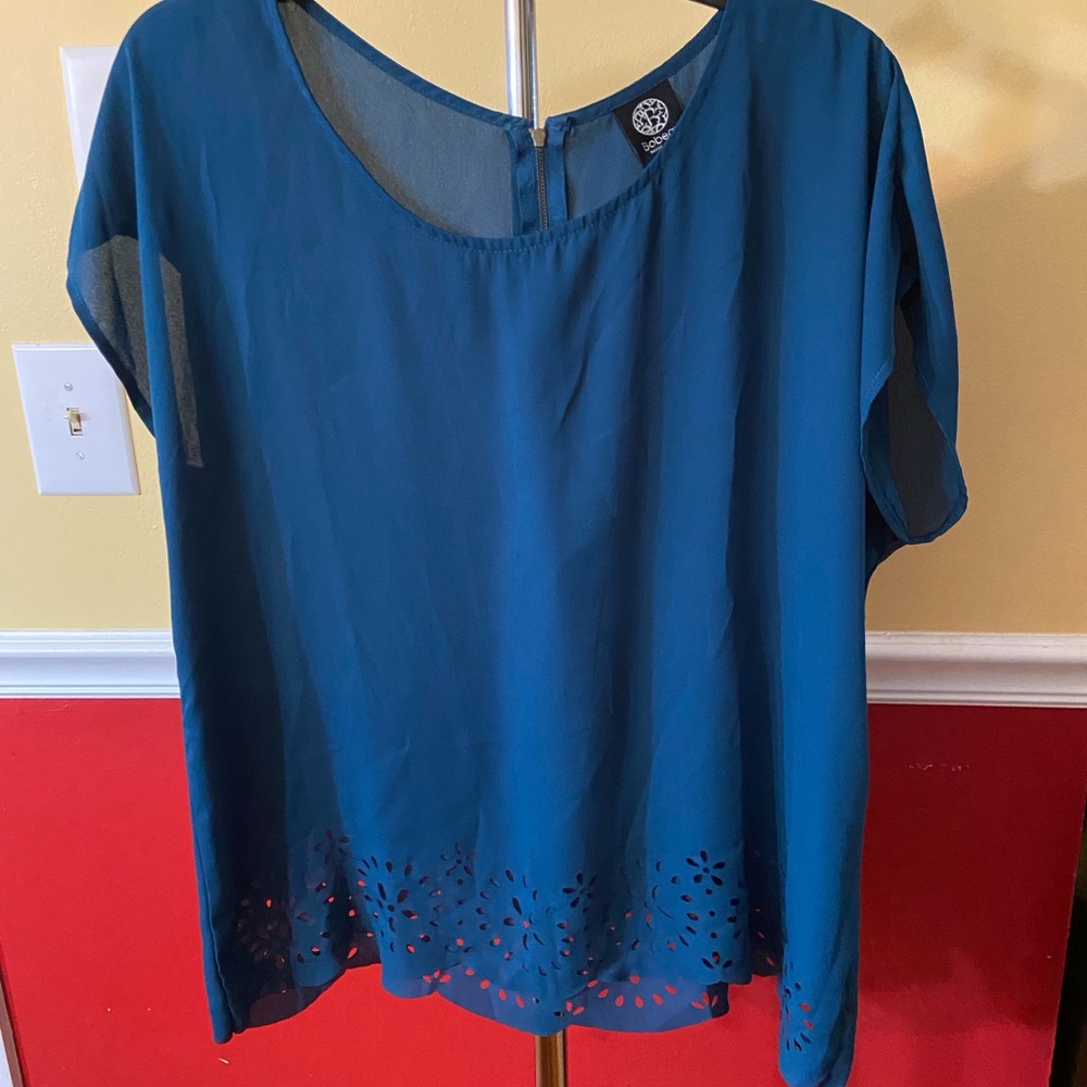 Bobeau Teal Laser Cut Women's Top
